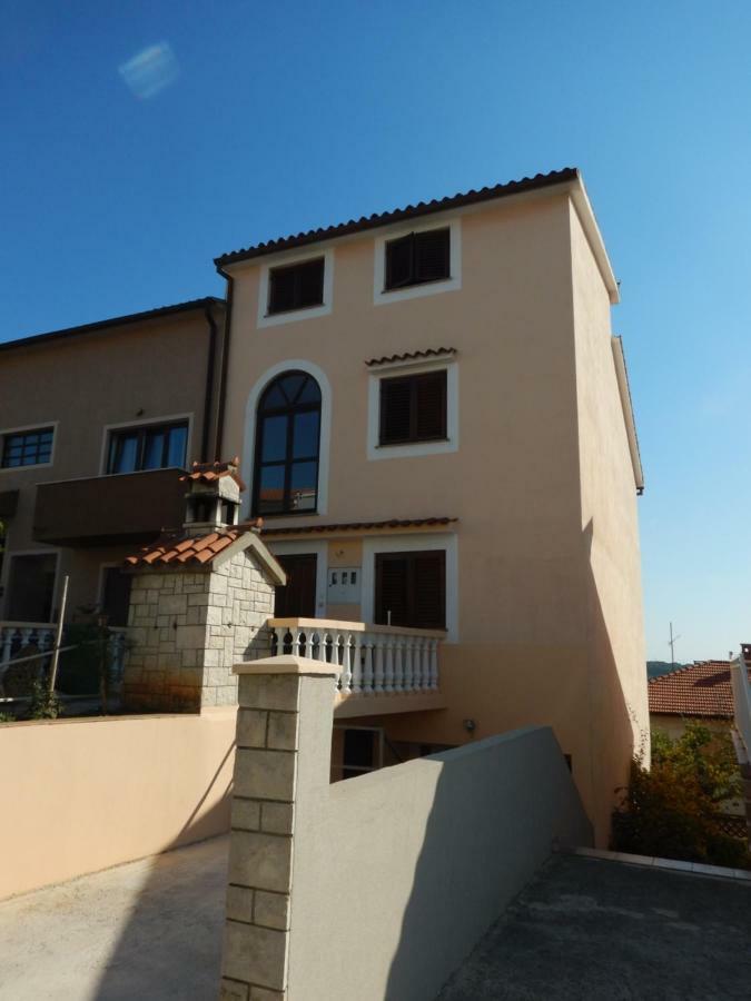Apartman Ivankovic*** Pula Exterior photo