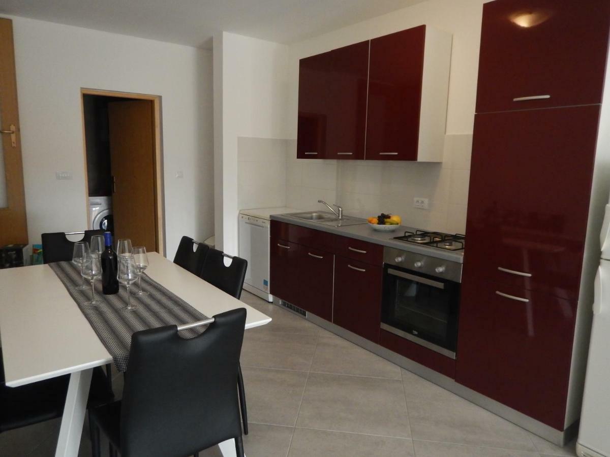 Apartman Ivankovic*** Pula Exterior photo