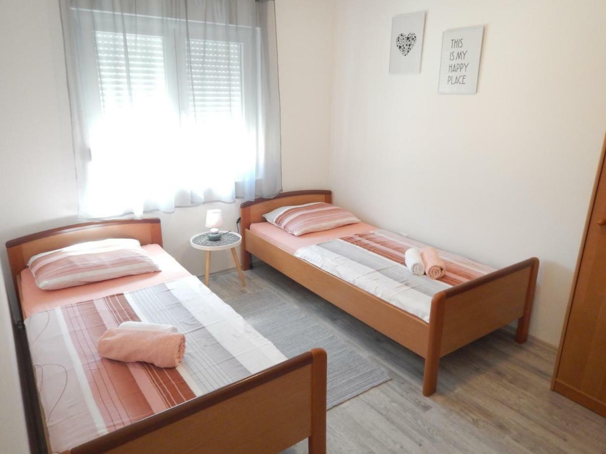 Apartman Ivankovic*** Pula Exterior photo